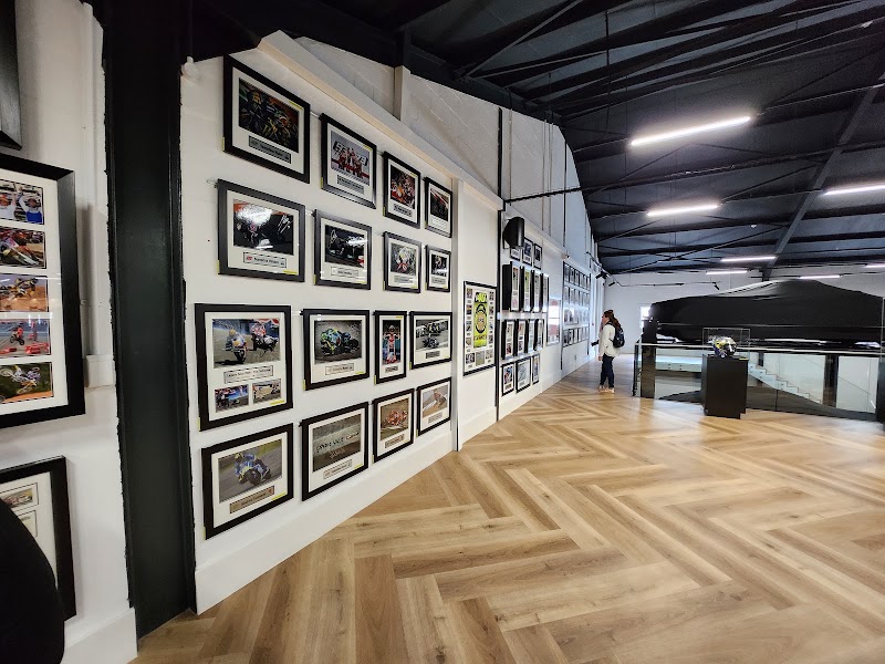 Supercar Cellar Storage - Photo 3